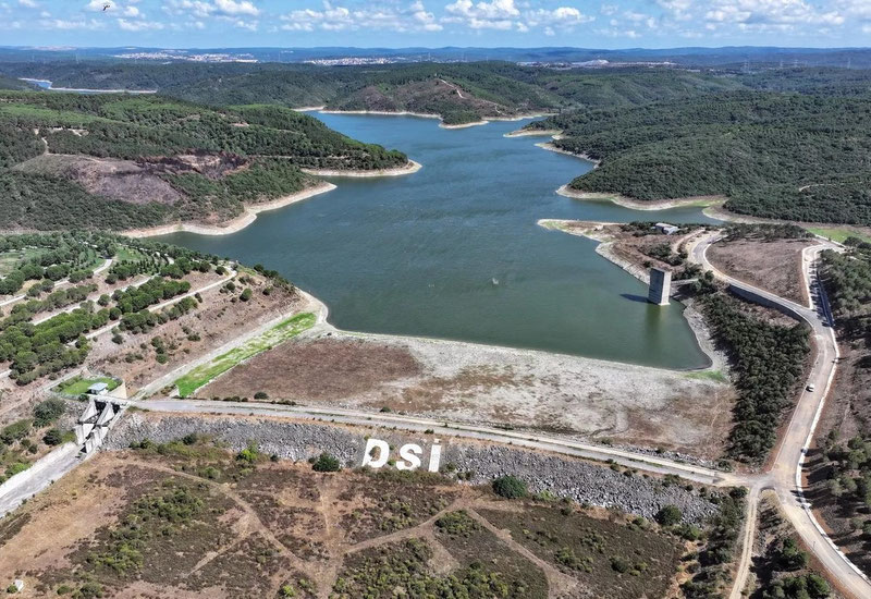 Image of 'Istanbul's reservoirs have only 2.5 months of water reserves left.'
