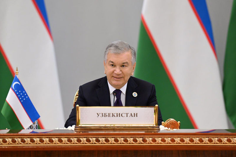'"Бизнинг кучимиз — бирликда, муваффақият сари йўлимиз — дўстлик ва ҳамкорликда"'ning rasmi