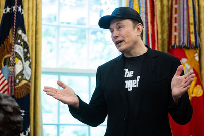 Изрображение 'Инвесторы Tesla согласились выплатить Илону Маску премию почти в $1 трлн'