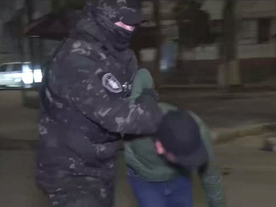 'Тошкентда 20 дан ортиқ жанговар ва пневматик қурол сақлаган шахслар ушланди'ning rasmi