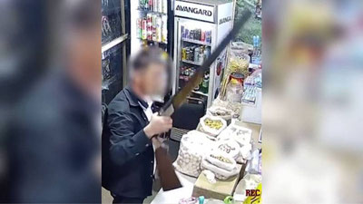 Изрображение 'В Ташкентской области вооруженный мужчина ворвался в магазин и напал на продавщицу'
