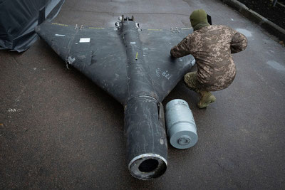 'Беларус ҳарбийлари Россиянинг Украинага қараб учаётган дронини уриб туширди'ning rasmi