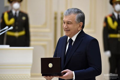 'Президент Асака тумани раҳбарларини мукофотлади'ning rasmi
