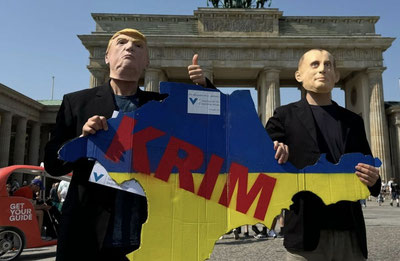 'Трамп ва Путин Украина тақдирини бўлишмоқда'ning rasmi