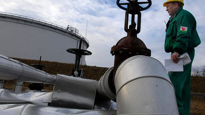 'Словакия ва Венгрияга нефть етказиб бериш қайта тикланди'ning rasmi