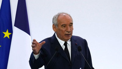 Image of 'The government in France is resigning.'