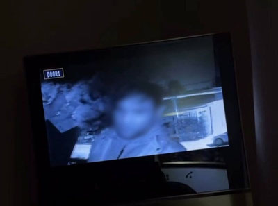 Image of 'Tanimas brought a bouquet of flowers, so Munisa Rizaeva's sister called the security service.'