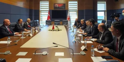 'Бош вазир маслаҳатчиси Туркияда ўзбекларнинг ҳуқуқларини муҳофаза қилиниши бўйича музокара олиб борди'ning rasmi