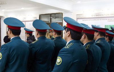 'Ҳарбийлар ва ҳуқуқни муҳофаза қилувчиларга тадбиркорлик қилиш тақиқланмоқда'ning rasmi