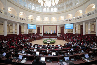 Изрображение 'Президент подписал закон, направленный на расширение прав оппозиции в парламенте'