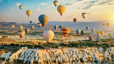 Image of 'Two hot air balloons carrying tourists crashed in Turkey.'