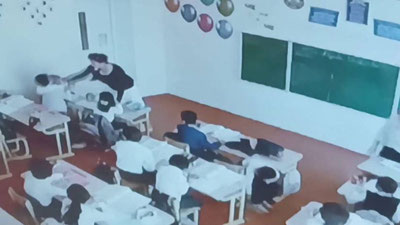 'Мактаб котибаси 3-синф ўқувчисини синфдошлари олдида калтаклагани юзасидан муносабат билдирилди'ning rasmi