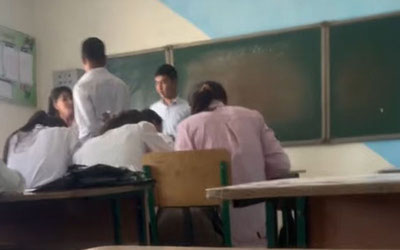 Изрображение 'В Кашкадарье уволен учитель, продававший ответы на экзаменнационные вопросы'