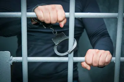 'Москвага қочиб кетган қашқардаёлик жиноятчи Ўзбекистонга олиб келинди'ning rasmi