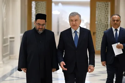 'Мирзиёев ташрифни Имом Бухорий мақбарасини зиёрат қилишдан бошлади'ning rasmi