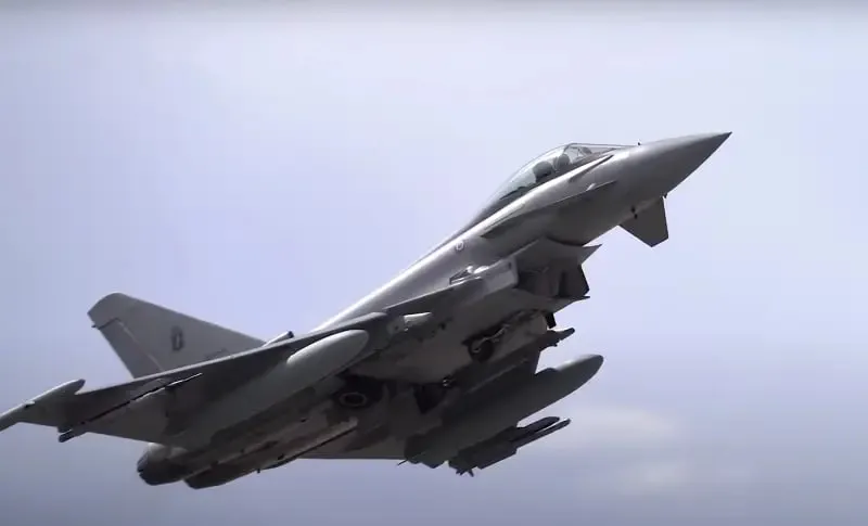 'Британия Саудия Арабистонини ҳимоя қилиш учун Typhoon қирувчи самолётларини юборади'ning rasmi