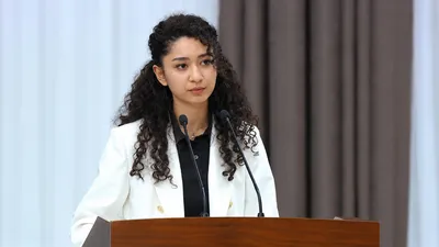 '22 ёшли режиссёр Муниса Магаметибрагимова Президентдан медаль олади'ning rasmi