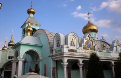 Митрополит Викентий совершил Литургию в Свято-Троицком Никольском женском монастыре